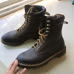 Dr.Martens deep chocolate brown bootie❤️